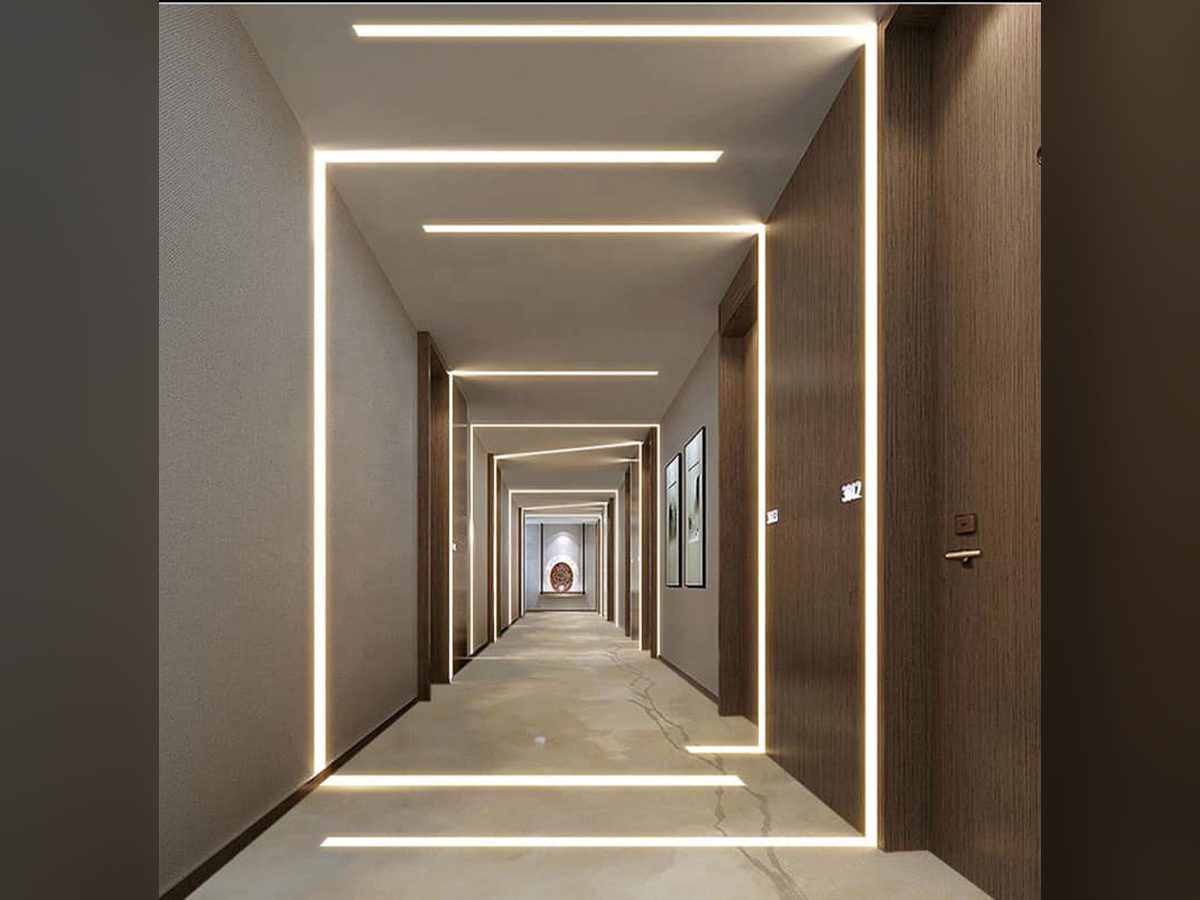 Corridor frames, floor to ceiling